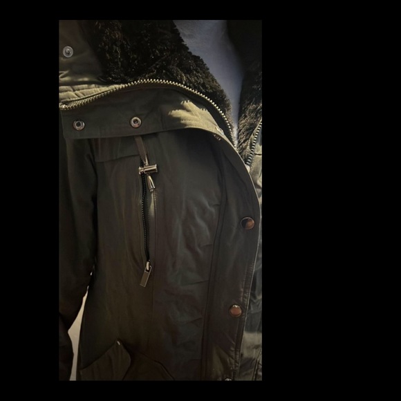 Badgley  Mischka winter coat - Picture 9 of 15